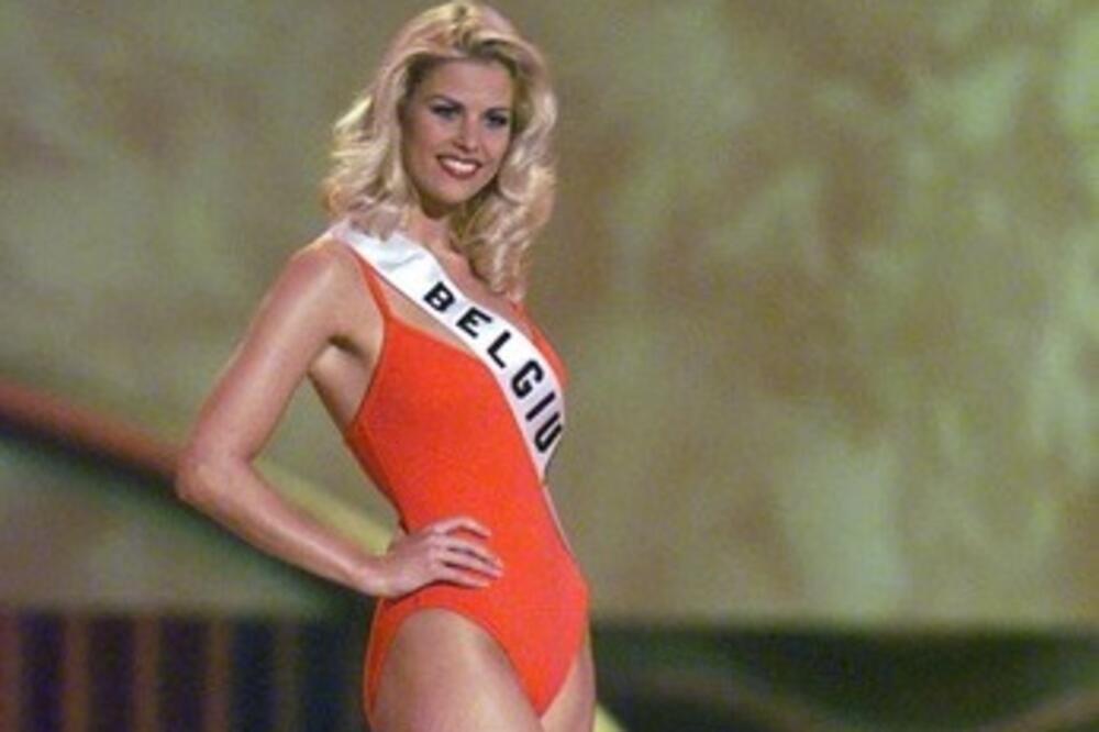 MISICA IZAZVALA HAOS: Tukla ženu na parkingu! (VIDEO)