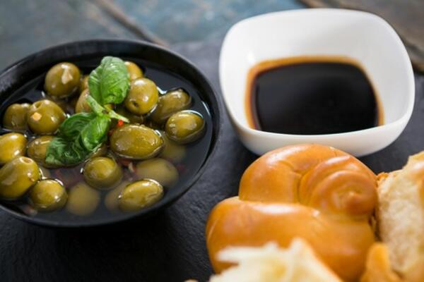 KADA OVO PROČITATE ODMAH ĆETE UZETI TEGLU MASLINA, IAKO IH NE VOLITE: Mnogi je smatraju NAJZDRAVIJOM NAMIRNICOM