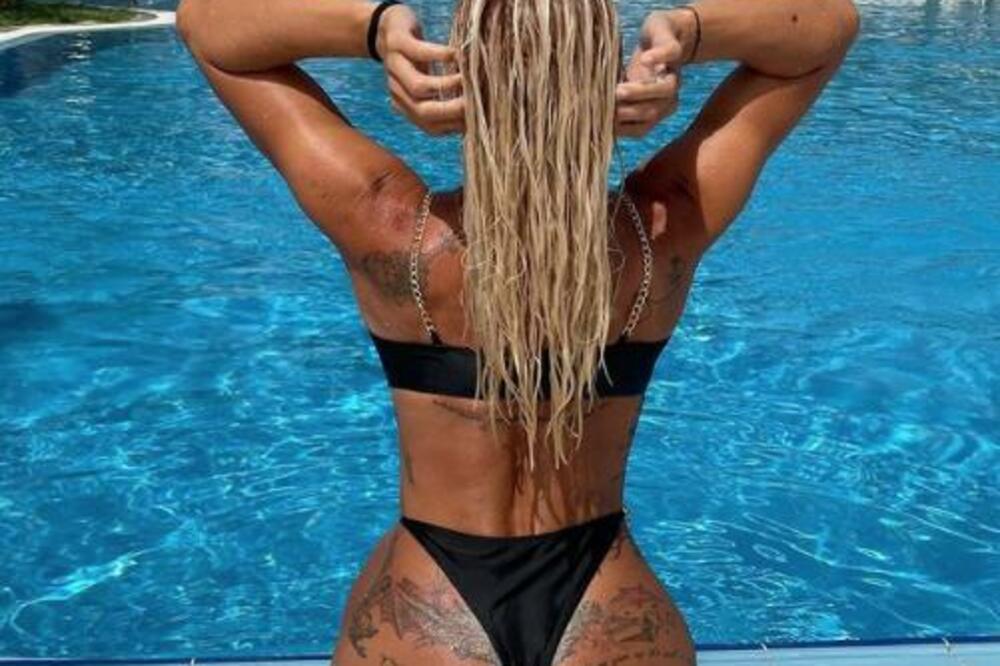 NE PRESTAJE! NAKON PROZIVKI DA SAMO SLIKA ZADNJICU, MILICA PONOVO PROVOKATIVNA: Grudi SEVAJU iz prozirne majice!