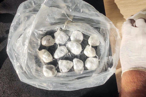 POLICIJA U BAČKOJ TOPOLI: Zaplenjeno 45 kilograma marihuane, uhapšeno jedno lice