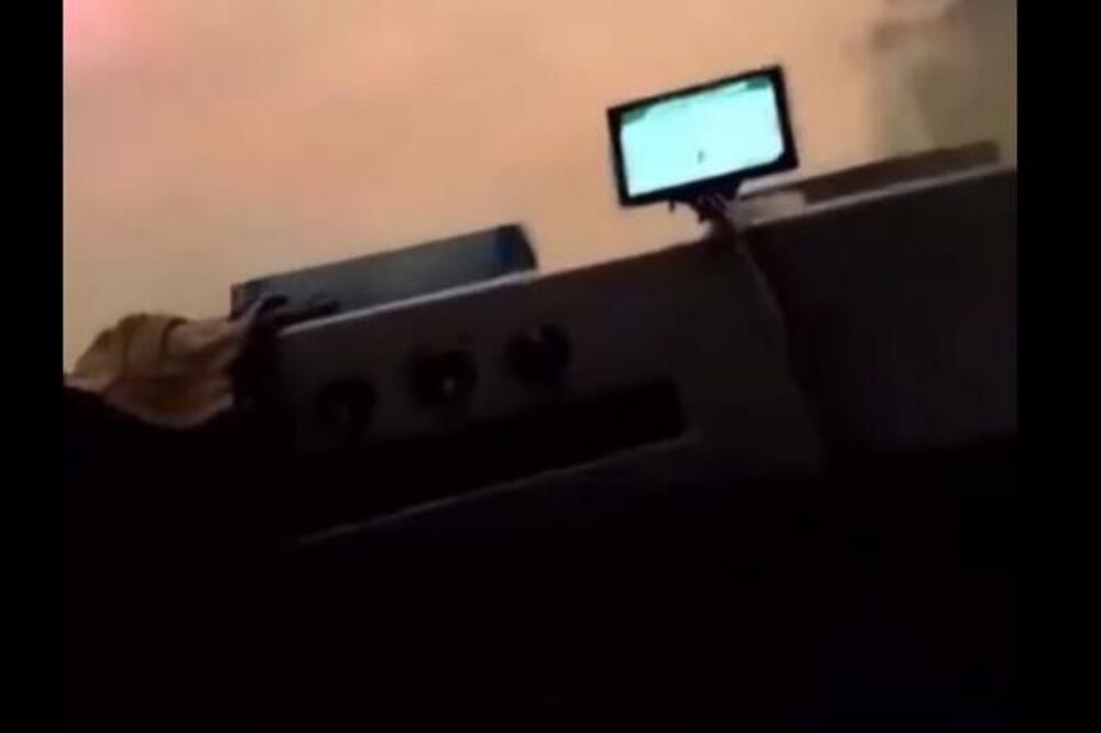 VOZILOM ULETEO U POŽAR: Ispred njega se stvorio VATRENI ZID, poslednje što se čuje je "STANI, BEŽI SAD"! (VIDEO)