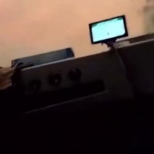 VOZILOM ULETEO U POŽAR: Ispred njega se stvorio VATRENI ZID, poslednje što se čuje je "STANI, BEŽI SAD"! (VIDEO)