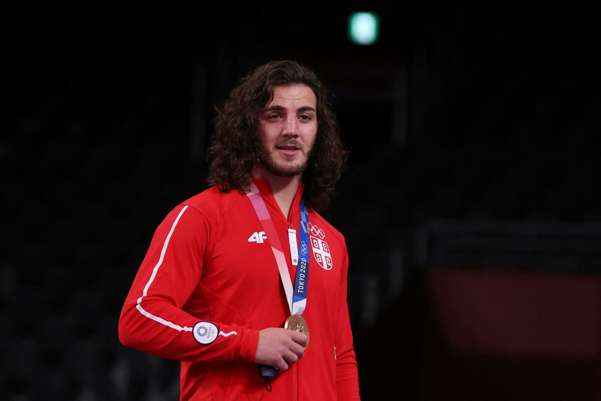 ZURABI, SRBINE! Da se čovek naježi, AU!