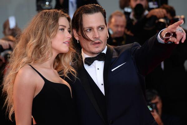 "GAĐAO JE FLAŠAMA, VUKAO PO STAKLU!" Isplivali detalji sa SUĐENJA, poznati glumac radio i GNUSNE RADNJE?!