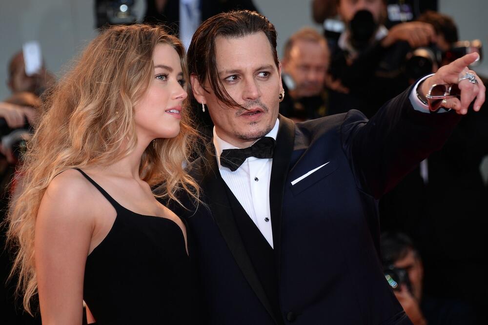 "GAĐAO JE FLAŠAMA, VUKAO PO STAKLU!" Isplivali detalji sa SUĐENJA, poznati glumac radio i GNUSNE RADNJE?!