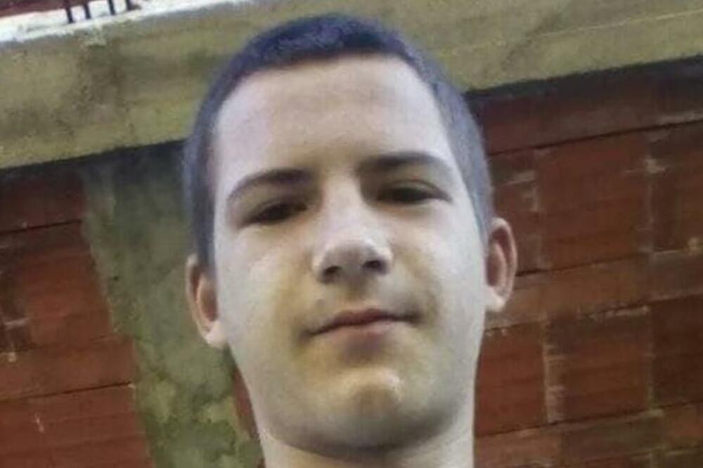 NESTAO DEČKO (16) IZ KRAGUJEVCA: Pre 4 dana mu se izgubio svaki trag!
