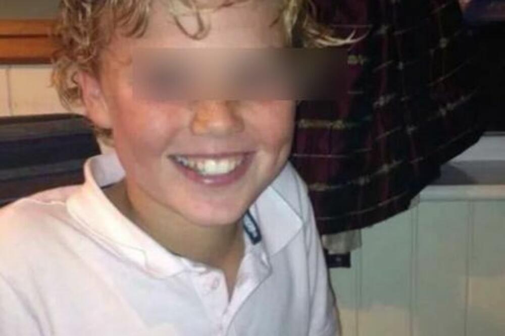 ĐAVO UŠAO U NJEGA, ALI ZA STVARNO: Majka gledala sina (11) kako u besu hvata NOŽ i nanosi joj SMRTONOSNE povrede