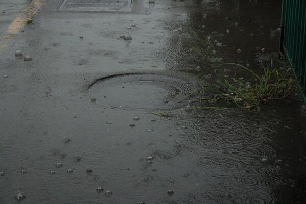 DANAS NEŠTO SVEŽIJE VREME: Promenljivo oblačno sa kratkotrjnim pljuskovima