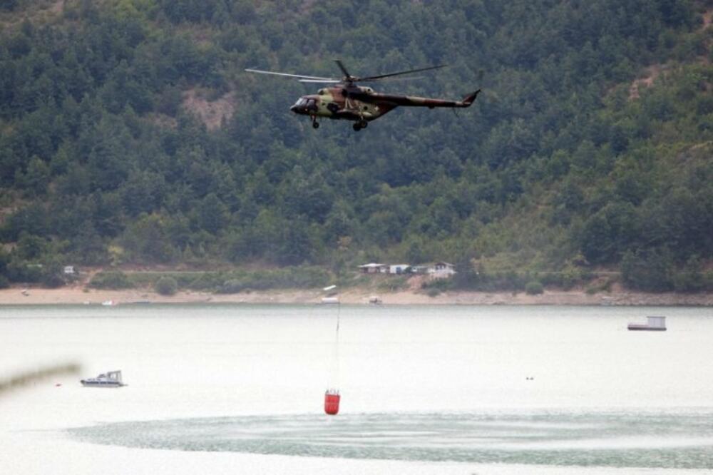 SRBIJA POSLALA TRI HELIKOPTERA NA EVIJU! Naši piloti snimljeni u akciji, njihova borbenost NA DELU! (VIDEO)