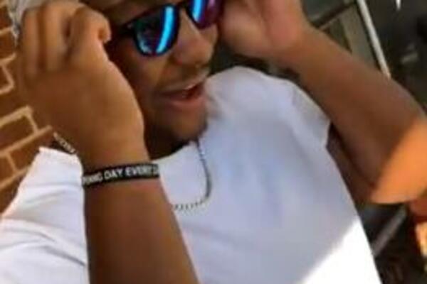 I KAMEN BI ZAPLAKAO: 22-godišnjak po PRVI put "PROGLEDAO", emocije su bile jače od njega (VIDEO)