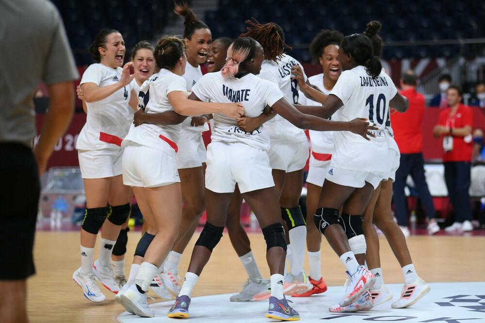 ŽELE PRVO OLIMPIJSKI ZLATO U ISTORIJI: Francuska nastavlja da dominira u ekipnim sportovima (FOTO)