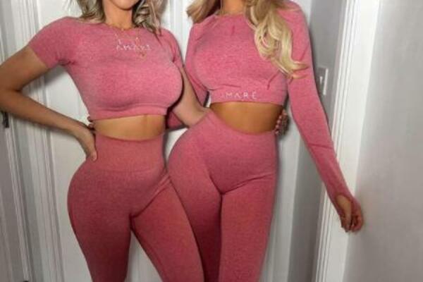 KAO SESTRE NAS SMO DVE: Majka veća BOMBA od 20-godišnje ćerke, a o ovome ĆUTI (FOTO)