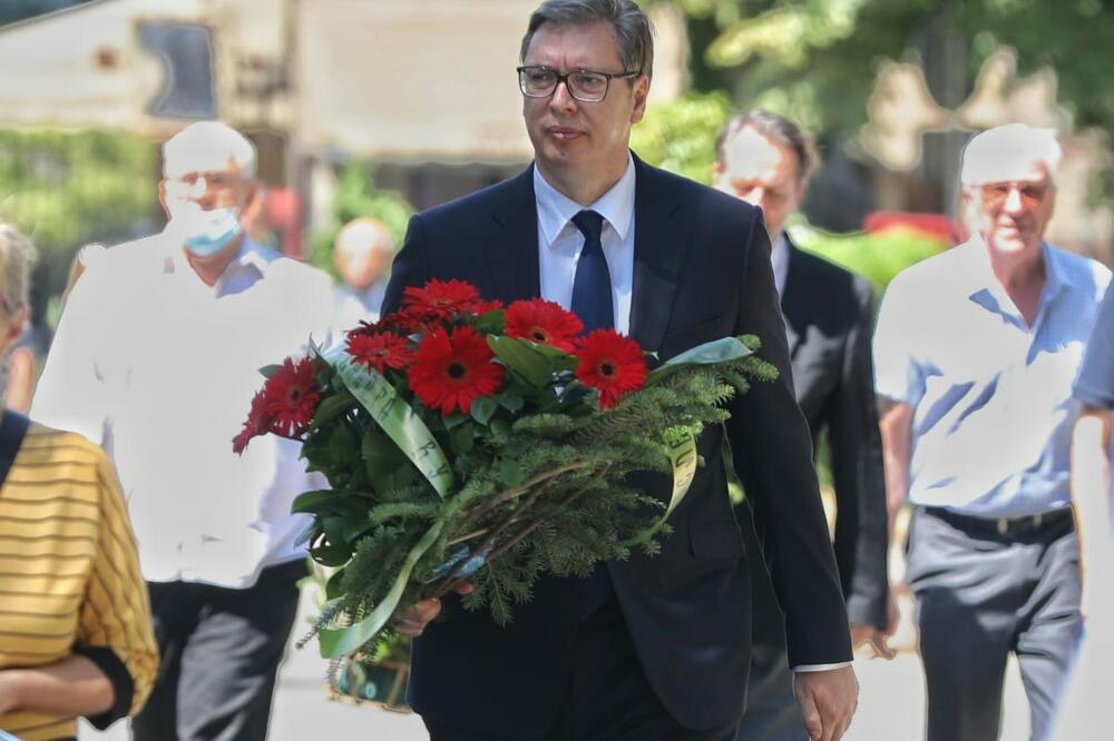 POSLEDNJI ISPRAĆAJ MIROSLAVA LAZANSKOG: Predsednik Vučić položio venac! (FOTO)