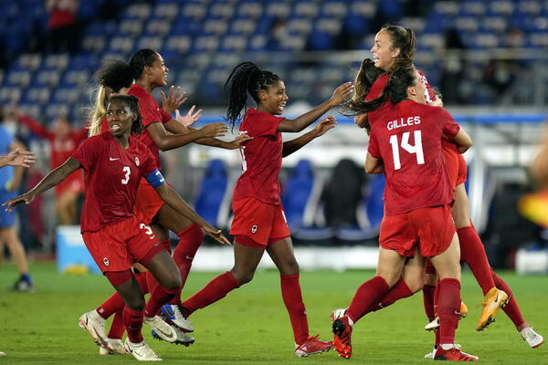 KANAĐANKE SU BILE SREĆNIJE: Nakon izvođenja penala su se okitile zlatom!