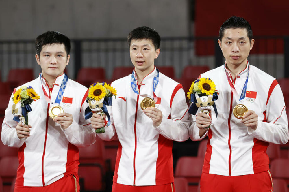 JEDNOSTAVNO SU NEPOBEDIVI: Kinezi i u ekipnoj konkurenciji stigli do zlata!