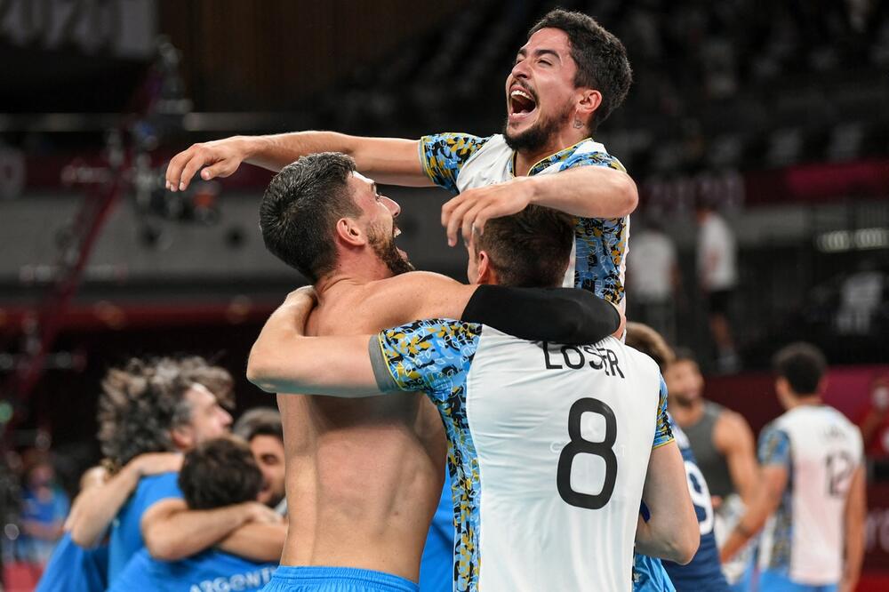 ARGENTINA PREKO NAJVEĆEG RIVALA DO BRONZE: Brazilci poklekli u petom setu!