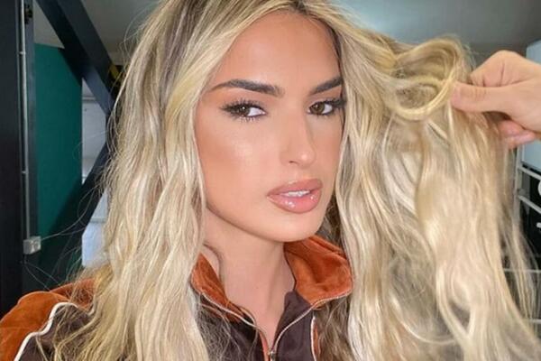 DOBIJALA PREKO 200 PRETNJI SMRĆU NA DAN: Tinejdžerke joj pisale kako žele da DOBIJE RAK I UMRE