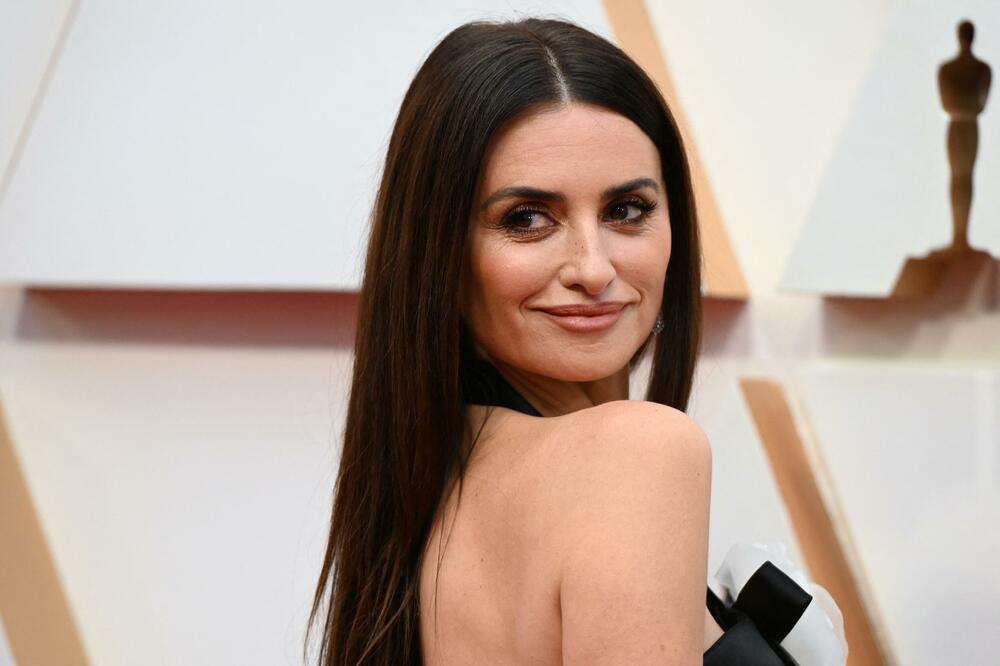 KAO MUŠKARAC! FATALNA PENELOPE IZNENADILA SVOJIM IZGLEDOM