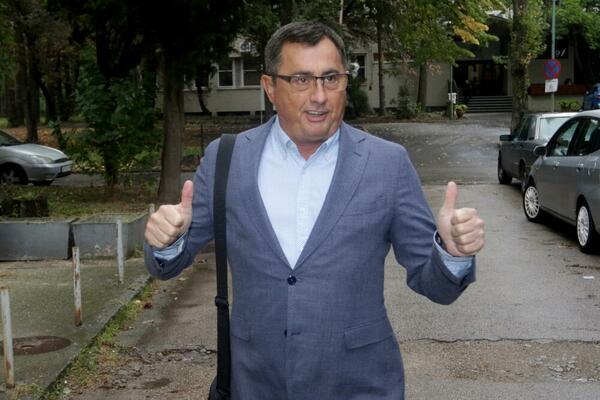 SUPRUGA VOJE NEDELJKOVIĆA JE BILA NAMENJENA NJEGOVOM KOLEGI? Velika misterija se krije iza njihovog upoznavanja!