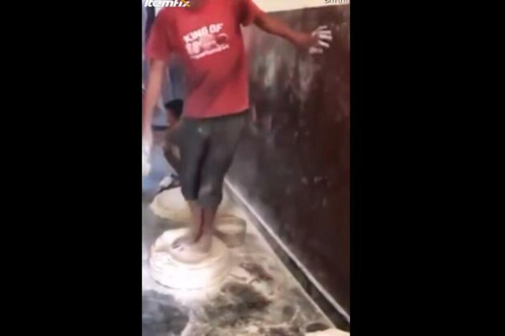 OD SADA TORTILJE NEĆETE GLEDATI ISTIM OČIMA: Snimak pravljenja ukusnog testa izaziva GAĐENJE, ovo nema NIGDE (FOTO)