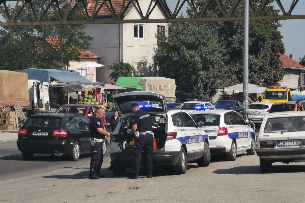 TEŠKA NESREĆA U PRELJINI: Poginula žena, njeno telo pronađeno pod kamionom! (FOTO)