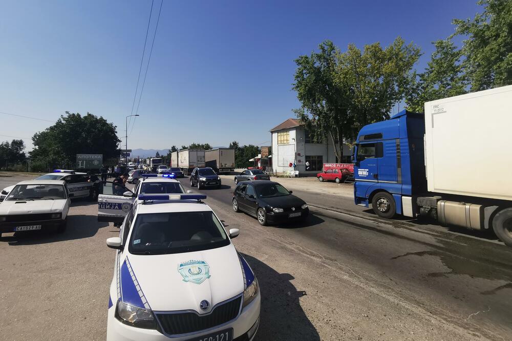 LANČANI UDES KOD SAJMA: Sudar tramvaja i 3 vozila izazvao KOLAPS u Beogradu!
