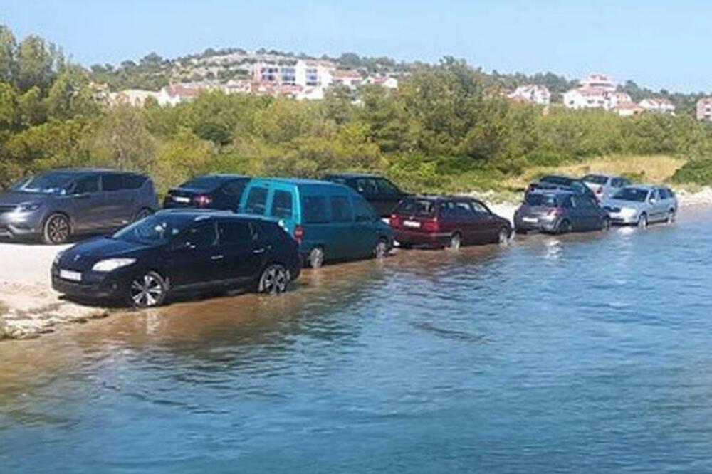 DAJTE IM MEDALJU, PREŠLI SU IGRICU: Ovako se parkira u Šibeniku, ne biste verovali svojim OČIMA