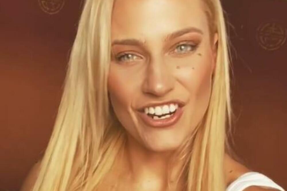 OVA BOMBETINA JE NASTAVNICA MATEMATIKE: Čekajte samo da vidite njene vrele slike, muškarci balave (FOTO)