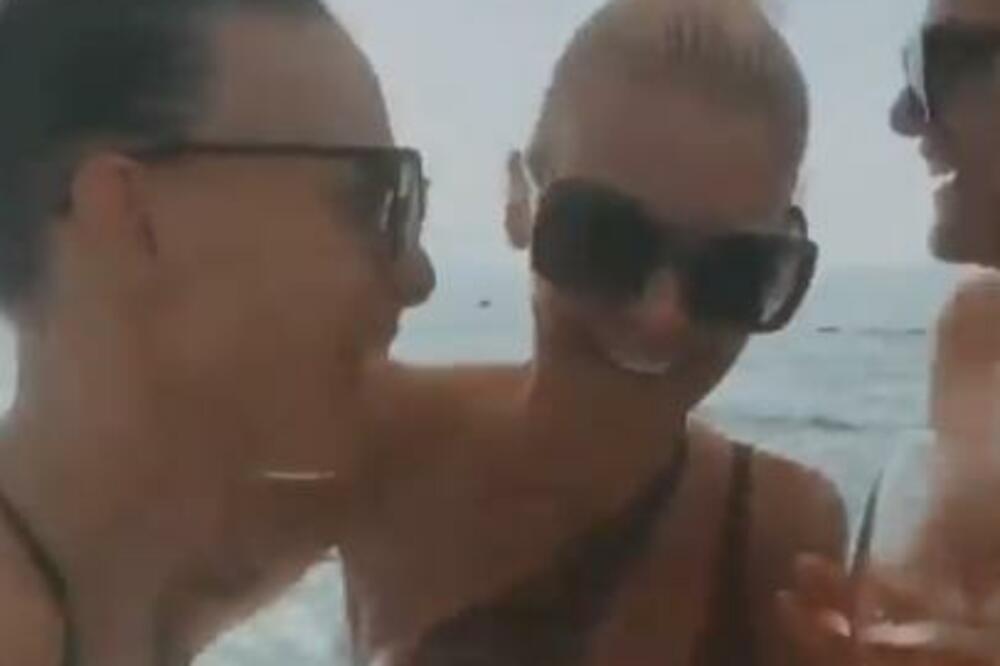 NATAŠA SE SA SESTRAMA OPUSTILA NA PLAŽI! Udarilo ih piće, nazdravljale i zavodile zgodnim telima! (FOTO)