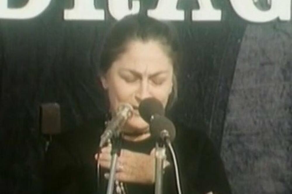 TRAGIČNA SUDBINA NAŠE GLUMICE TERA JEZU U KOSTIMA! UMRLI joj braća i sestre, muž, a onda i SIN: Ovo ju je SLOMILO