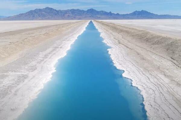 SLANI KANAL ATRAKCIJA TURISTA SA SVIH STRANA SVETA: Ipak, kupanje u njemu nije preporučljivo, evo i ZAŠTO