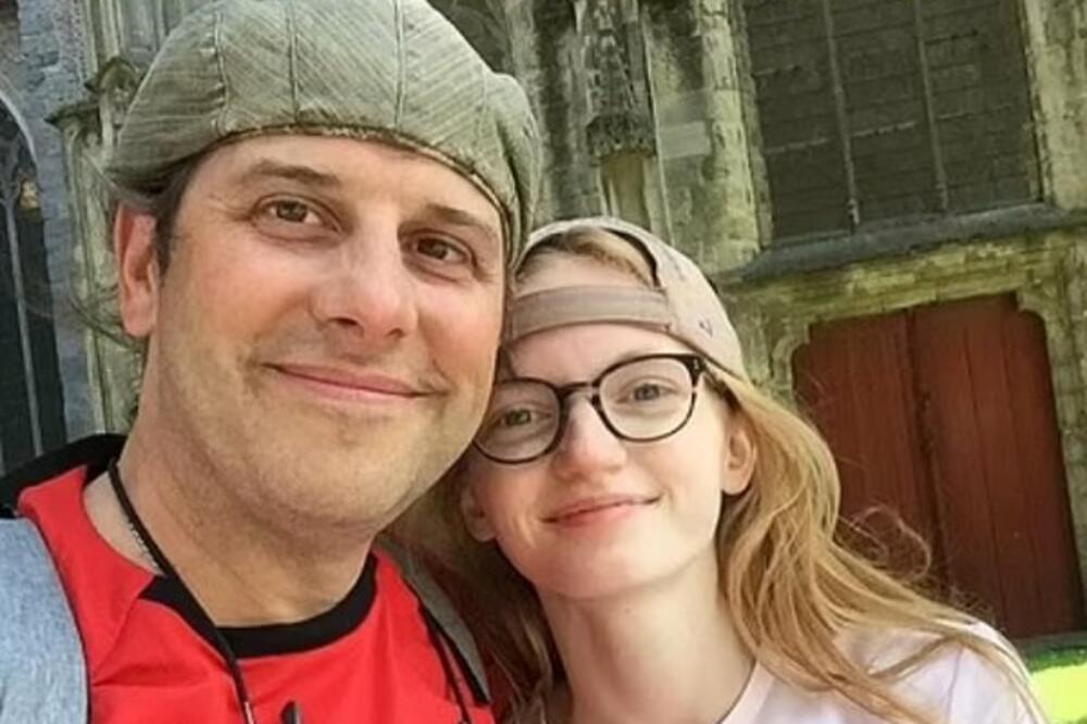 TINEJDŽERKA (19) FRAPIRALA RODITELJE SVOJOM VEZOM: Zalepila se za muškarca (47), ALI TO NIJE SVE!