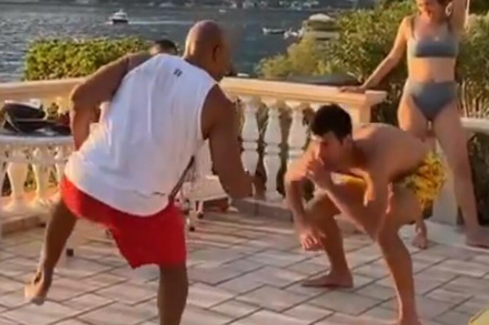 I TO MU LEŽI: Novak usnimljen u Crnoj Gori kako praktikuje JUŽNOAMERIČKU BORILAČKU VEŠTINU! (VIDEO)