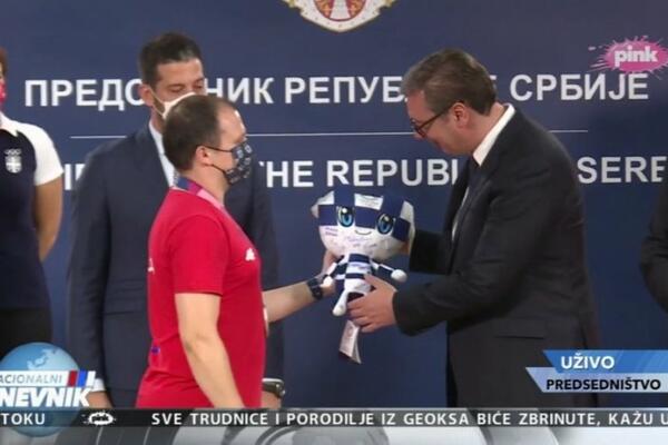 VUČIĆ OBJAVIO EMOTIVAN SNIMAK SA ZLATNIM SPORTISTIMA! Napisao samo DVE REČI! (VIDEO)