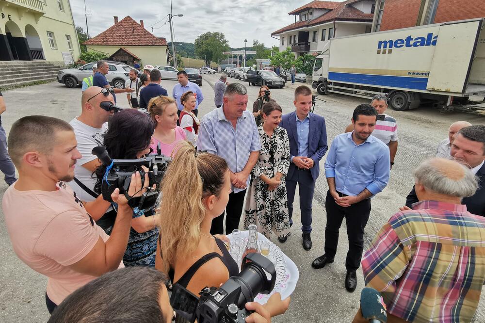 Momirović obišao radove regionalnog puta od Takova do Pranjana