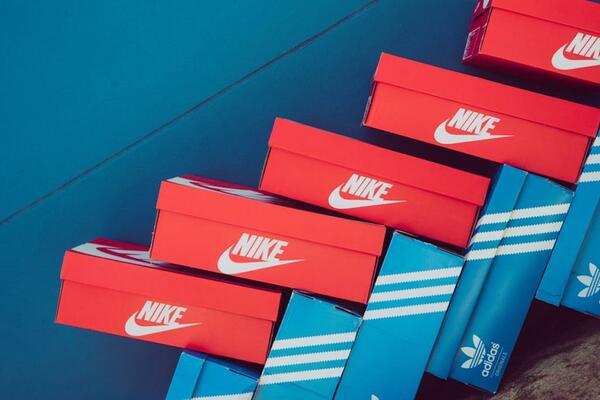 Da li ste znali da iz Srbije možete da trgujete cenom akcija kompanija Adidas i Najk?