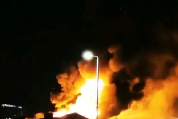 PONOVO BUKNUO POŽAR NA NOVOM BEOGRADU: Pojavio se STRAVIČAN SNIMAK! (VIDEO)