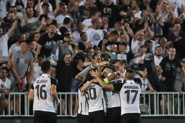 PARTIZAN SUTRA PUŠTA KARTE ZA SANTA KLARU: Ulaznice su malo skuplje u odnosu na one kad se igralo sa Sočijem!