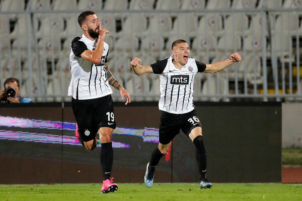 POTPISAO ALEKSANDAR ŠĆEKIĆ! Šta će reći Grobari (FOTO)