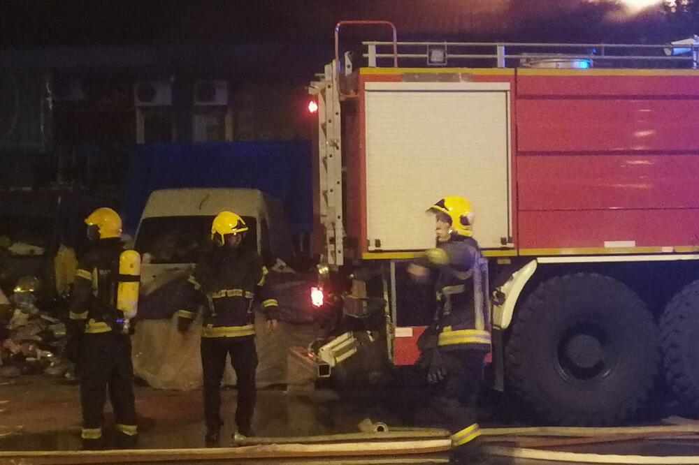 NEPOKRETNA ŽENA (80) IZGORELA U POŽARU NA BANJICI: Dozivala je pomoć, ali nije joj bilo spasa!