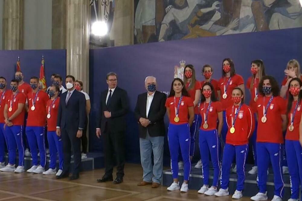 PREDSEDNIK VUČIĆ ODRŽAO OBEĆANJE I NAGRADIO OLIMPIJCE: Osvajačima medalja isplaćeno 2.590.000 evra!