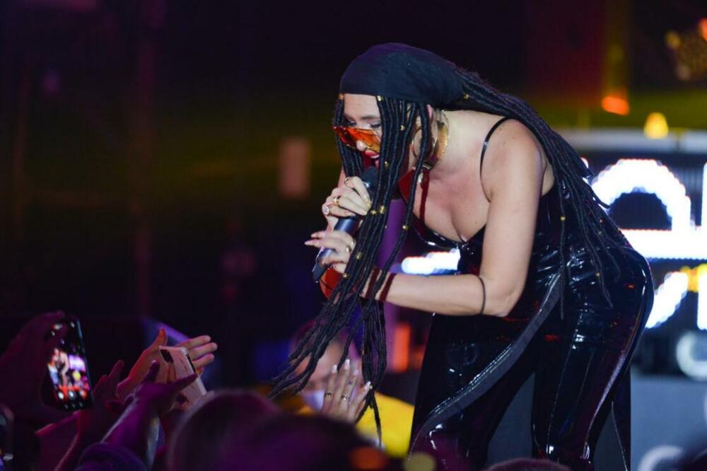 OVO JE TRENUTAK KADA SU SVI ZANEMELI: Bačen SUZAVAC na Senidu!