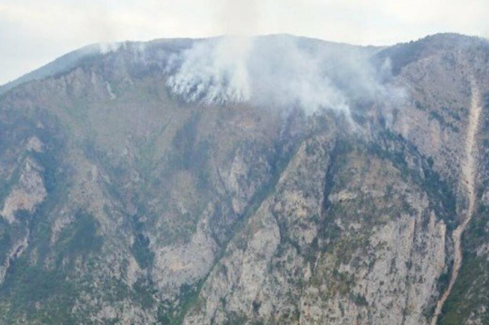 Gori zaštićena zona Uneska, veliki požar na Durmitoru (FOTO)