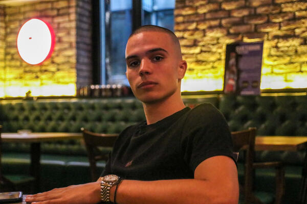 MLADI REPER SVE ZABRINUO: Vojaž završio na INFUZIJI, ovo su informacije