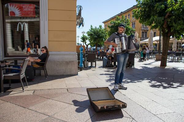 U HRVATSKOJ DOBILI RAČUN OD MILION I PO DINARA: Slika računa sa velikim cehom napravila je pometnju! (FOTO)
