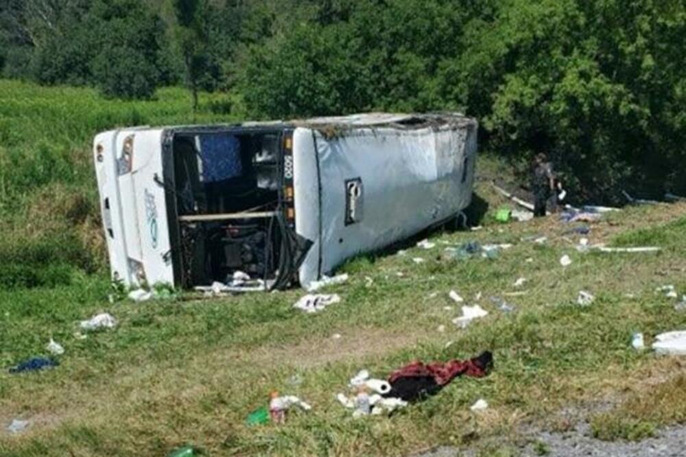 DVA PUTA U SEDAM DANA SE PREVRĆU AUTOBUSI PUNI PUTNIKA: Ko nas zapravo vozi, jesmo li bezbedni?