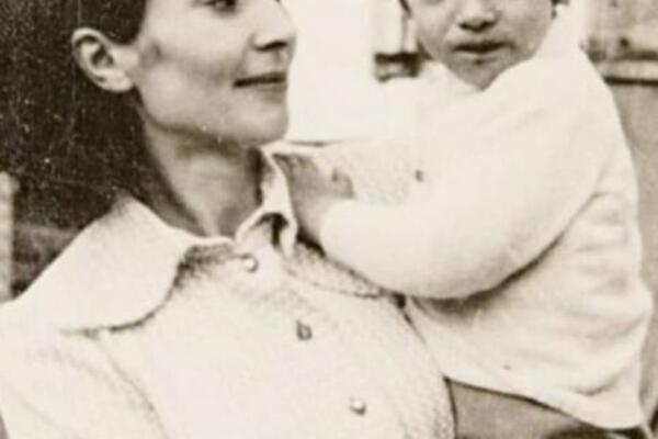 VUČIĆ SE NIKAD EMOTIVNIJE OBRATIO JEDNOJ OSOBI: "Izvini što mi je sve drugo bilo važnije i preče..."