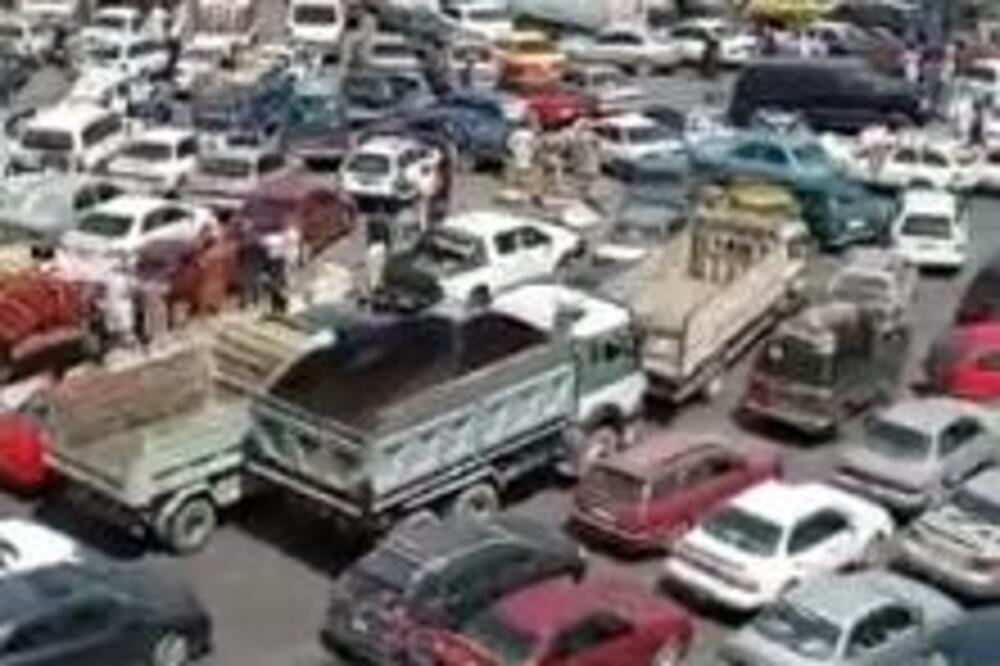 STRAHOVITE SCENE IZ GLAVNOG GRADA: Građani POHRLILI ka izlazu, totalni KOLAPS!