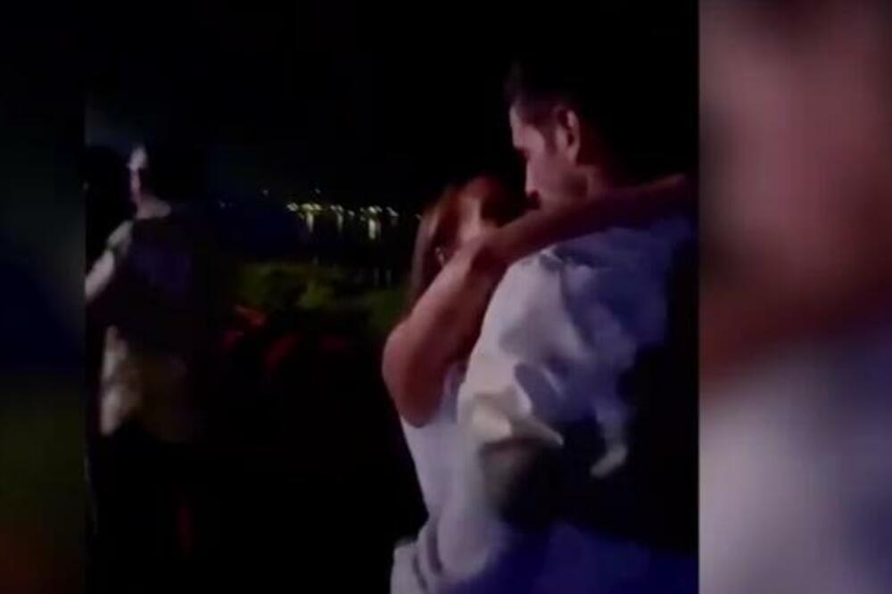 UHVAĆENI U VATRENOM ZANOSU: Novaka i Jelenu nikada nismo videli OVAKVE! (FOTO/VIDEO)