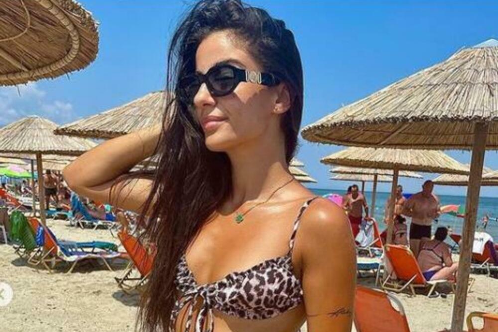 NEĆE VAM BITI DOBRO OD PRIZORA! SKINULA SE DARKOVA BIVŠA I ZAPALILA GRČKU: Podigla temperaturu VATRENIM TELOM!